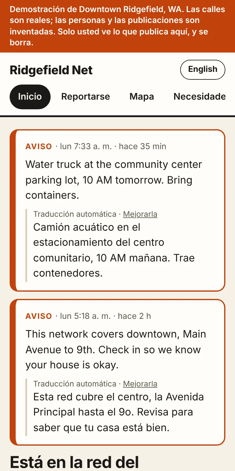 La página de inicio de TownNet en un teléfono: dos avisos del operador y luego la cuenta de hogares que se han reportado.